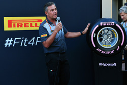 Гоночный менеджер Pirelli Motorsport Марио Изола, презентация шин 2018 года