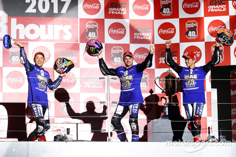 Podium: race winners Katsuyuki Nakasuga, Alex Lowes, Michael Van Der Mark, Yamaha Factory Racing Team