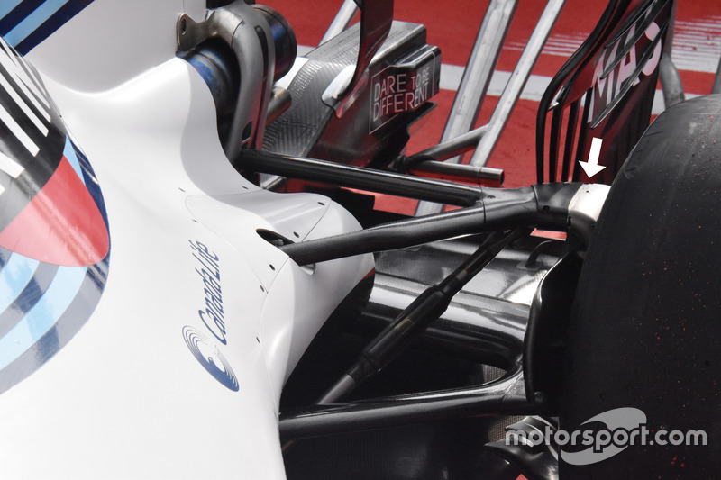 Williams FW40, rear suspension