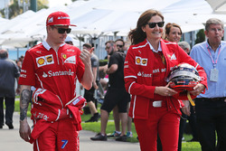 Kimi Raikkonen, Ferrari avec Stefania Bocchi, attachée de presse Ferrari