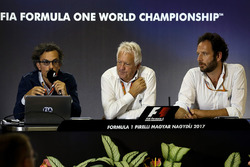 Laurent Mekies, F1 Yarış Direktörü Vekili, FIA, Charlie Whiting, FIA Yarış Direktörü, Matteo Boncian