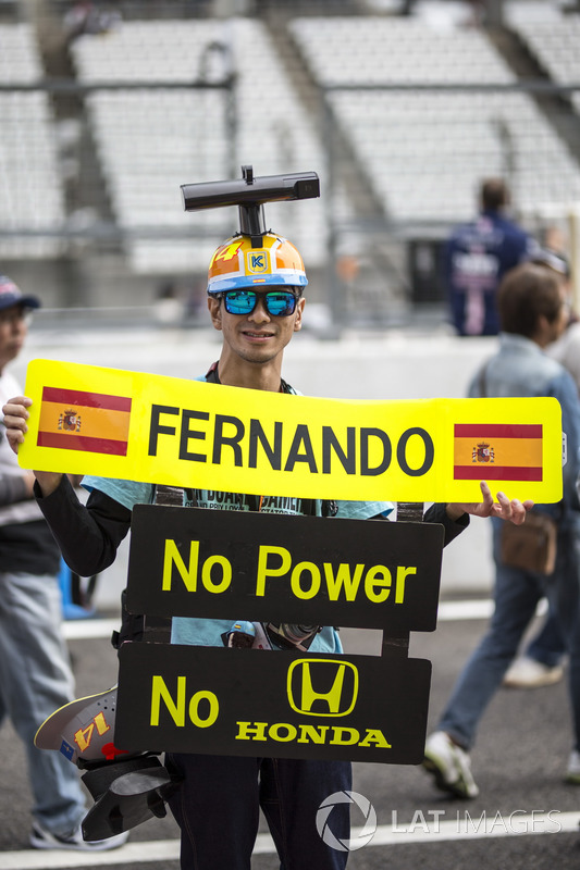 Fernando Alonso, McLaren fan and message