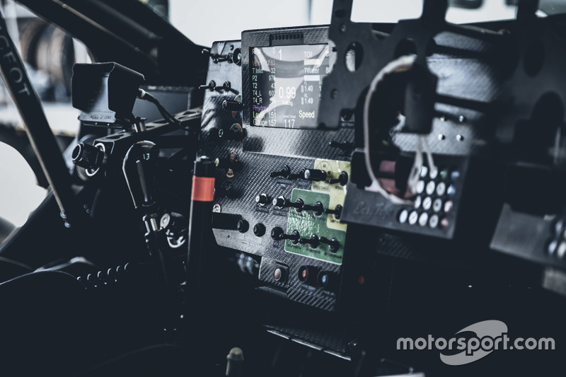 Кокпіт Peugeot 3008DKR Maxi