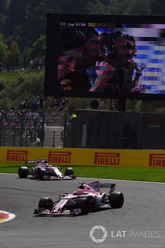 Esteban Ocon, Sahara Force India VJM10 y Sergio Pérez, Sahara Force India VJM10