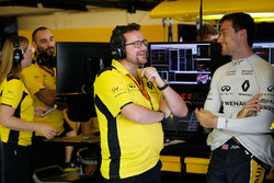 Julien Simon-Chautemps, Renault Sport F1 Team Race Engineer met Jolyon Palmer, Renault Sport F1 Team