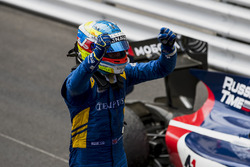 Race winner Oliver Rowland, DAMS