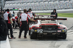 #912 Porsche Team North America Porsche 911 RSR: Кевін Естр, Доранс Вантор, Ріхард Літц