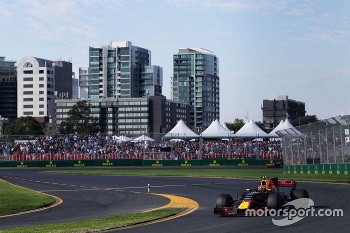 Max Verstappen pouco pôde fazer para acompanhar o ritmo de Ferrari e Mercedes e completou a prova em quinto.