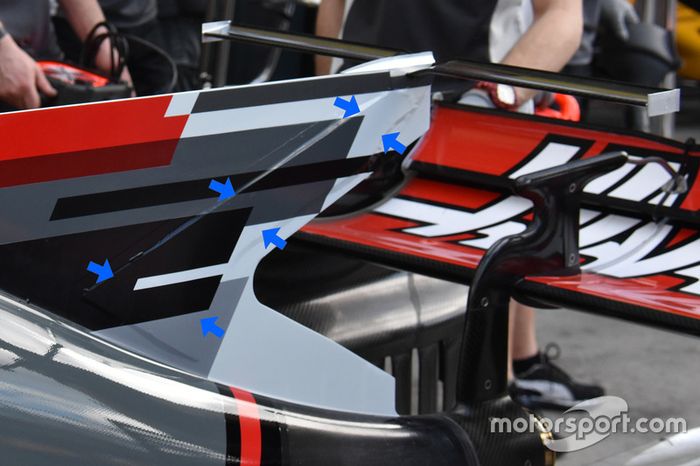 Haas F1 Team VF-17, shark fin