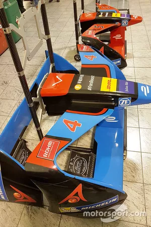 L'officina del Team Venturi