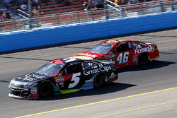 Kasey Kahne, Hendrick Motorsports Chevrolet und Michael Annett, HScott Motorsports Chevrolet