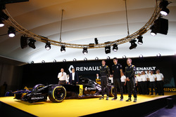 Jolyon Palmer, Kevin Magnussen and Esteban Ocon, Renault F1 Team tests driver with Carlos Ghosn, Ren