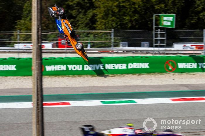 El accidente de Alexander Peroni, Campos Racing, en Monza