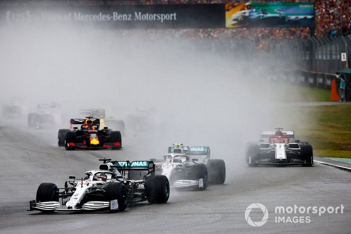 Lewis Hamilton, Mercedes AMG F1 W10, Valtteri Bottas, Mercedes AMG W10 al inicio