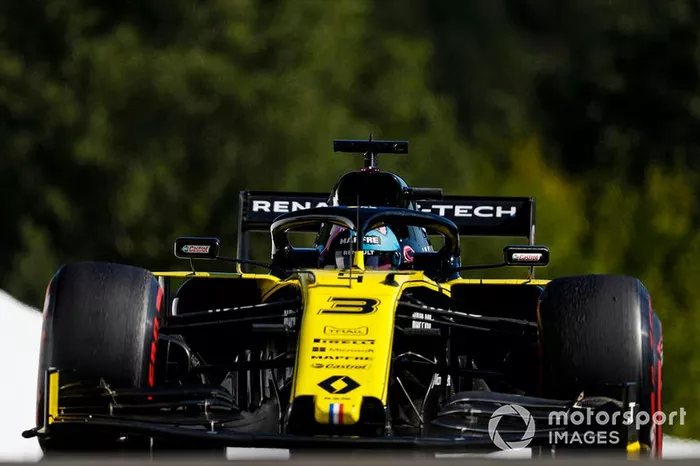 10. Daniel Ricciardo: 1'44.257 (punição)