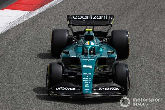 Sebastian Vettel, Aston Martin AMR22

