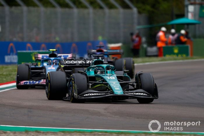 Lance Stroll, Aston Martin AMR22, Esteban Ocon, Alpine A522