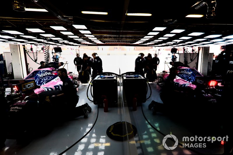 Sergio Perez, Racing Point RP19, returns to the garage