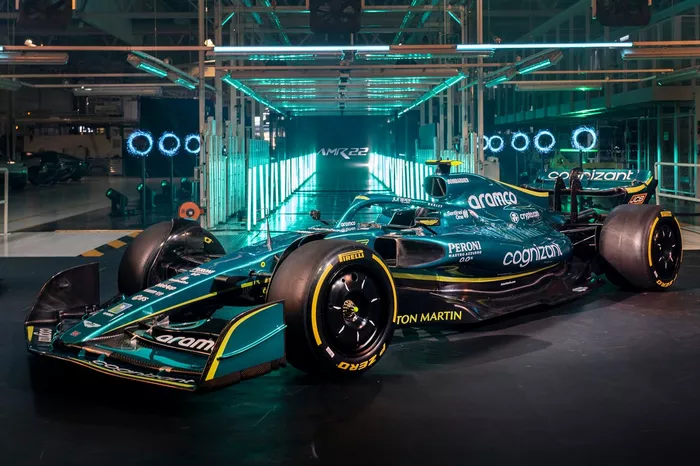 Presentación Aston Martin Racing AMR22