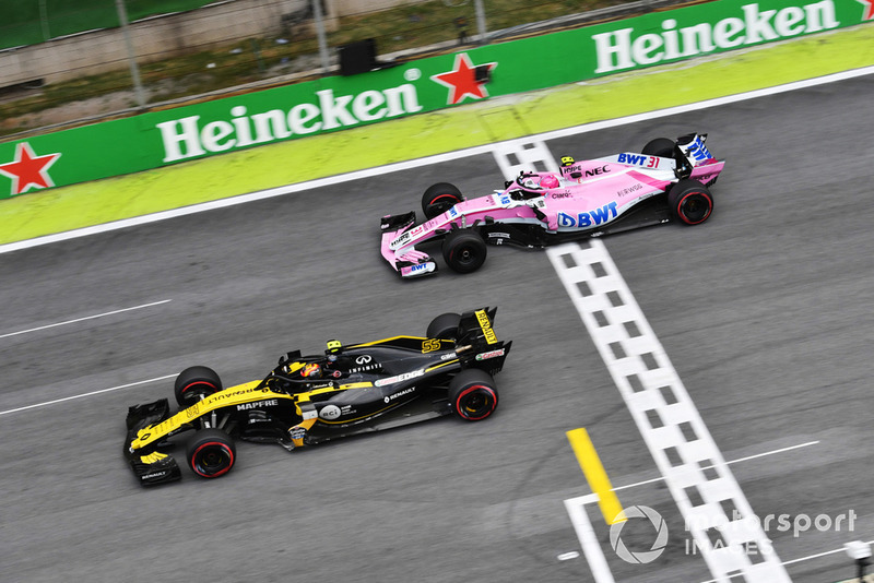 Естебан Окон, Racing Point Force India VJM11 та Карлос Сайнс-мол, Renault Sport F1 Team R.S. 18