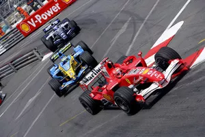 Michael Schumacher, Ferrari 248F1, Giancarlo Fisichella, Renault R26