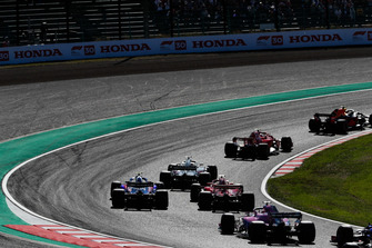 Max Verstappen, Red Bull Racing RB14, devance Kimi Raikkonen, Ferrari SF71H, Romain Grosjean, Haas F1 Team VF-18, Sebastian Vettel, Ferrari SF71H, Brendon Hartley, Toro Rosso STR13, et Sergio Perez, Racing Point Force India VJM11