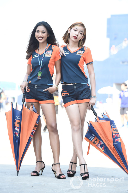 Rajtrácslányok a Thai Nagydíjról