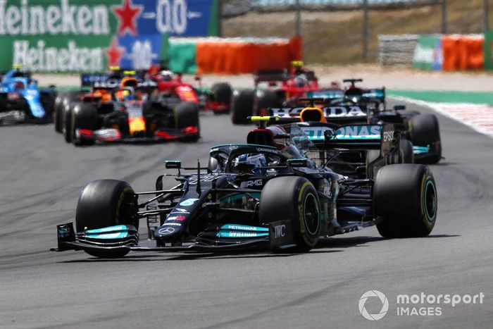 Valtteri Bottas, Mercedes W12, Lewis Hamilton, Mercedes W12, Max Verstappen, Red Bull Racing RB16B
