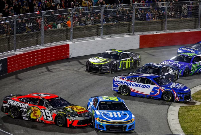 Chase Briscoe, Joe Gibbs Racing Toyota, Shane van Gisbergen, Trackhouse Racing Chevrolet, Kyle Larson, Hendrick Motorsports Chevrolet