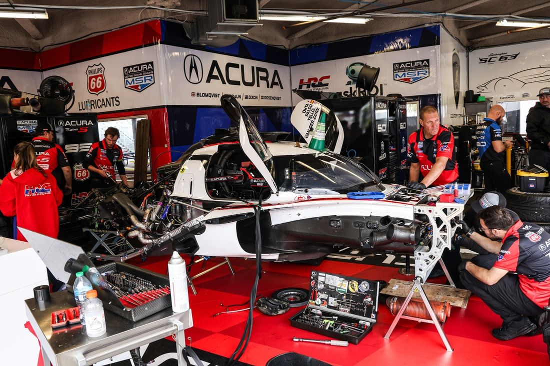#93 Acura Meyer Shank Racing c/Curb Agajanian Acura ARX-06: Renger Van Der Zande, Nick Yelloly, Alex Palou, Kaku Ohta
