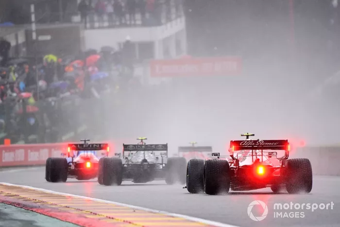 Fernando Alonso, Alpine A521, Valtteri Bottas, Mercedes W12, Antonio Giovinazzi, Alfa Romeo Racing C41