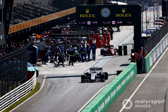 Nikita Mazepin, Haas VF-21, sale de pits