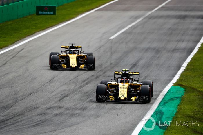 Carlos Sainz Jr., Renault Sport F1 Team RS 18, Nico Hulkenberg, Renault Sport F1 Team RS 18