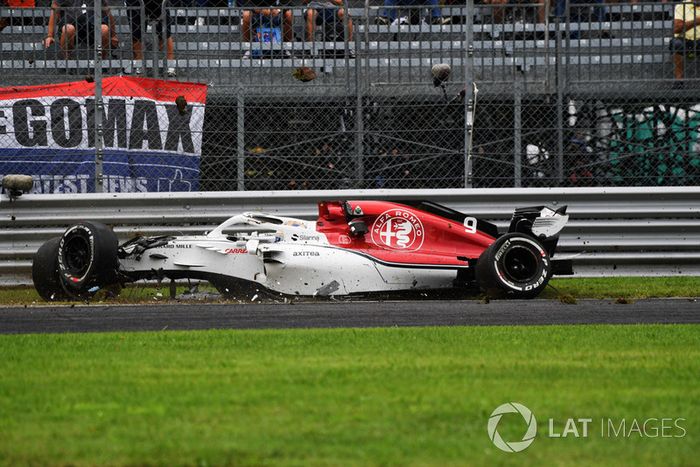 Choque de Marcus Ericsson, Sauber C37 