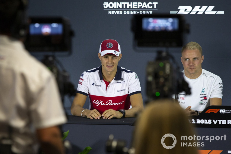 Marcus Ericsson, Sauber et Valtteri Bottas, Mercedes AMG F1 en conférence de presse