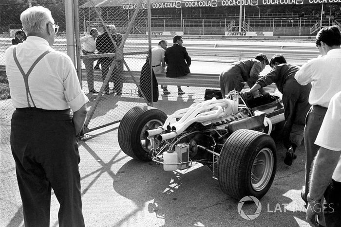 Enzo Ferrari ve cómo se saca el nuevo auto