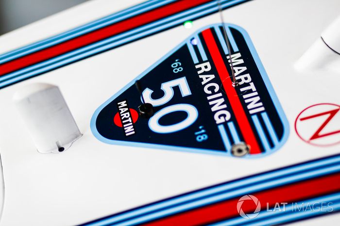 Una insignia que celebra 50 años en el Williams FW41