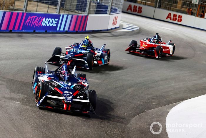 Dan Ticktum, NIO 333 FE Team, NIO 333 ER9, Sergio Sette Camara, NIO 333 FE Team, NIO 333 ER9, Sacha Fenestraz, Nissan Formula E Team, Nissan e-4ORCE 04