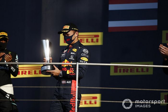 Podio: tercer lugar Alex Albon, Red Bull Racing
