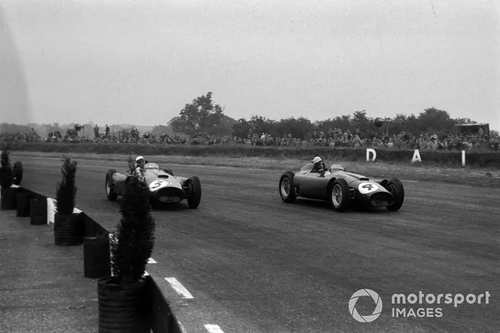 1- Alfonso de Portago, 2º en el GP de Gran Bretaña 1956 con Ferrari*