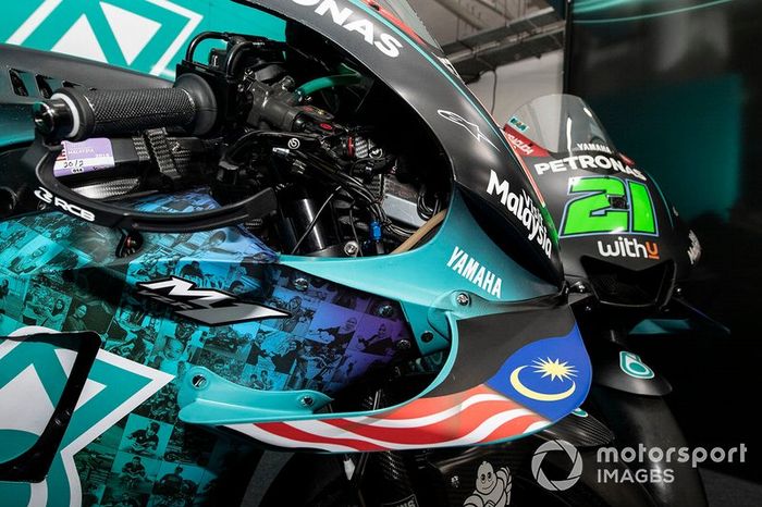 Petronas Yamaha SRT, decoración carrera de casa