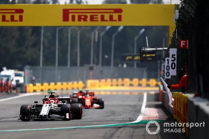 Kimi Raikkonen, Alfa Romeo Racing C38, Sebastian Vettel, Ferrari SF90