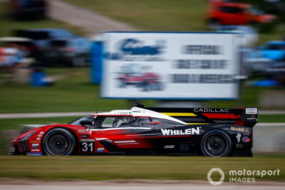 #31 Action Express Racing Cadillac V-Series.R: Pipo Derani, Jack Aitken