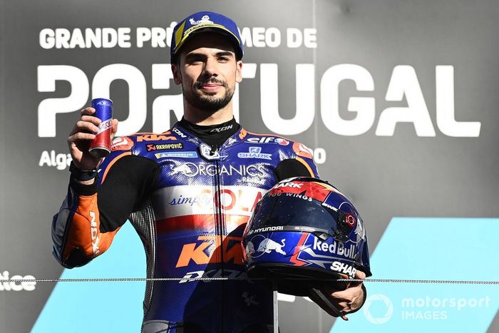 Podio: el ganador del GP de Portugal 2020, Miguel Oliveira, Red Bull KTM Tech 3