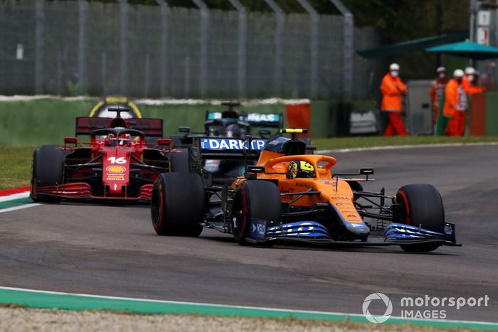 Lando Norris, McLaren MCL35M, Charles Leclerc, Ferrari SF21, Lewis Hamilton, Mercedes W12