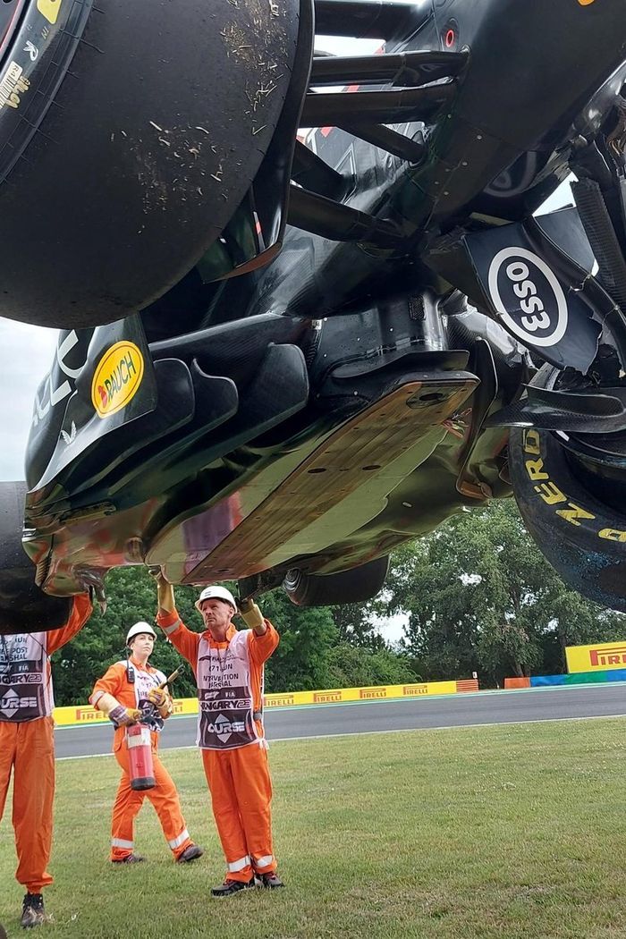 Sergio Pérez, accidente del Red Bull Racing RB19