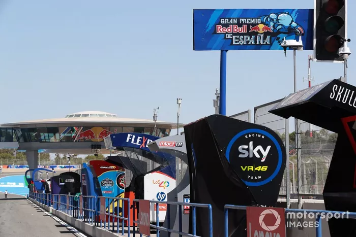 Pit lane 