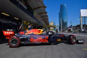 Max Verstappen, Red Bull Racing RB15, quitte le garage