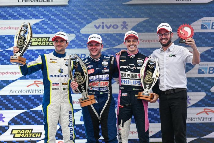 Pódio da corrida 1 da etapa de Cascavel