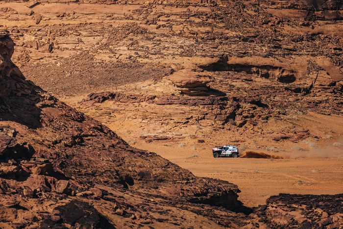 #217 X-raid Mini JCW Team Mini John Cooper Works Rally Plus: Krzysztof Hołowczyc, Łukasz Kurzeja